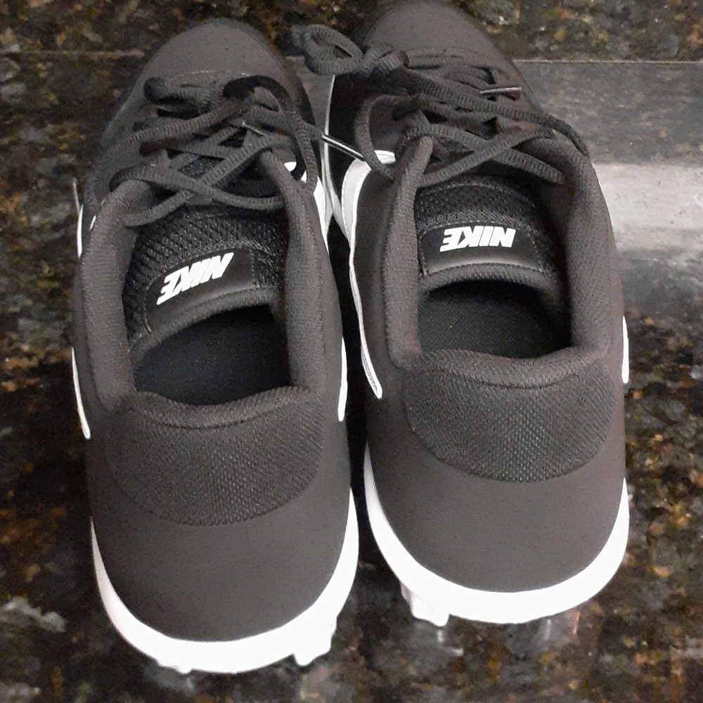 Cleats - Picture 4 of 5